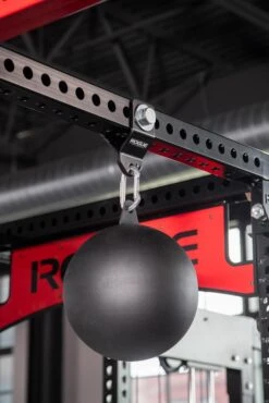 Rogue Monster Shackle -Fitness Equipment RA0321 BLACK MG WEB3 ajjfbi